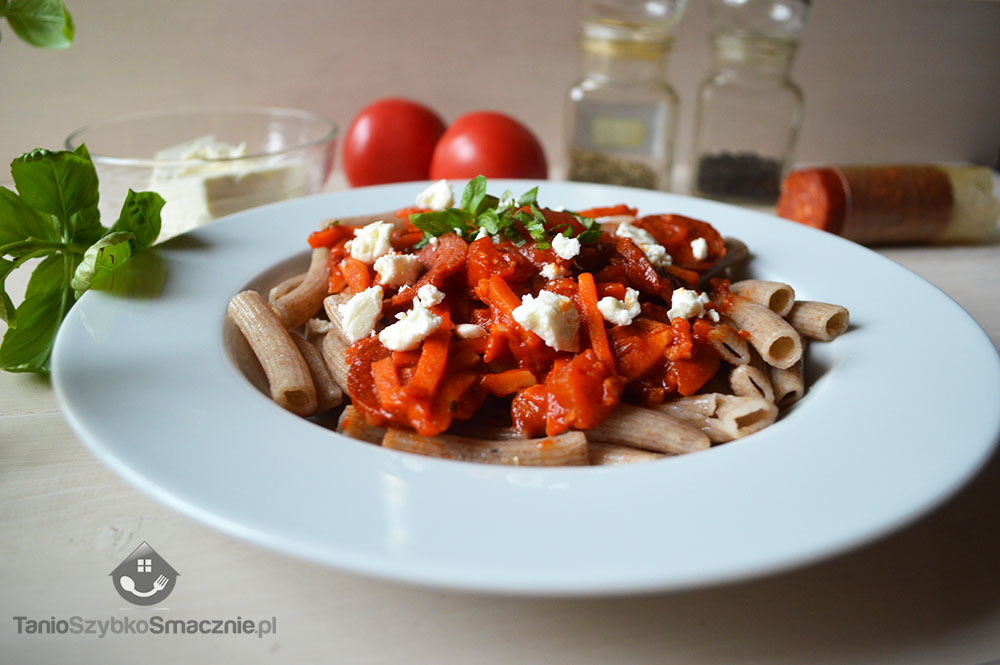 Makaron razowy z chorizo i fetą_04a