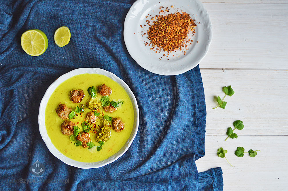 Żółte curry z klopsikami